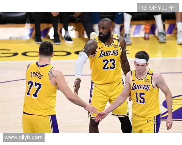 湖人对决火箭精彩赛事回顾与分析揭示球队未来发展潜力