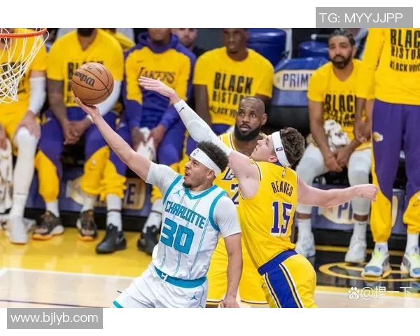 费城76人对阵夏洛特黄蜂比赛结果分析与精彩瞬间回顾